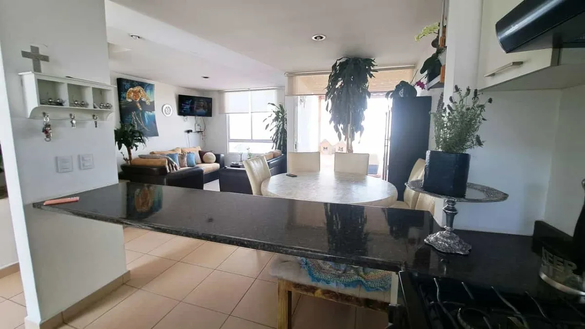 Cocina integral con barra Casa Venta Punta Esmeralda Querétaro