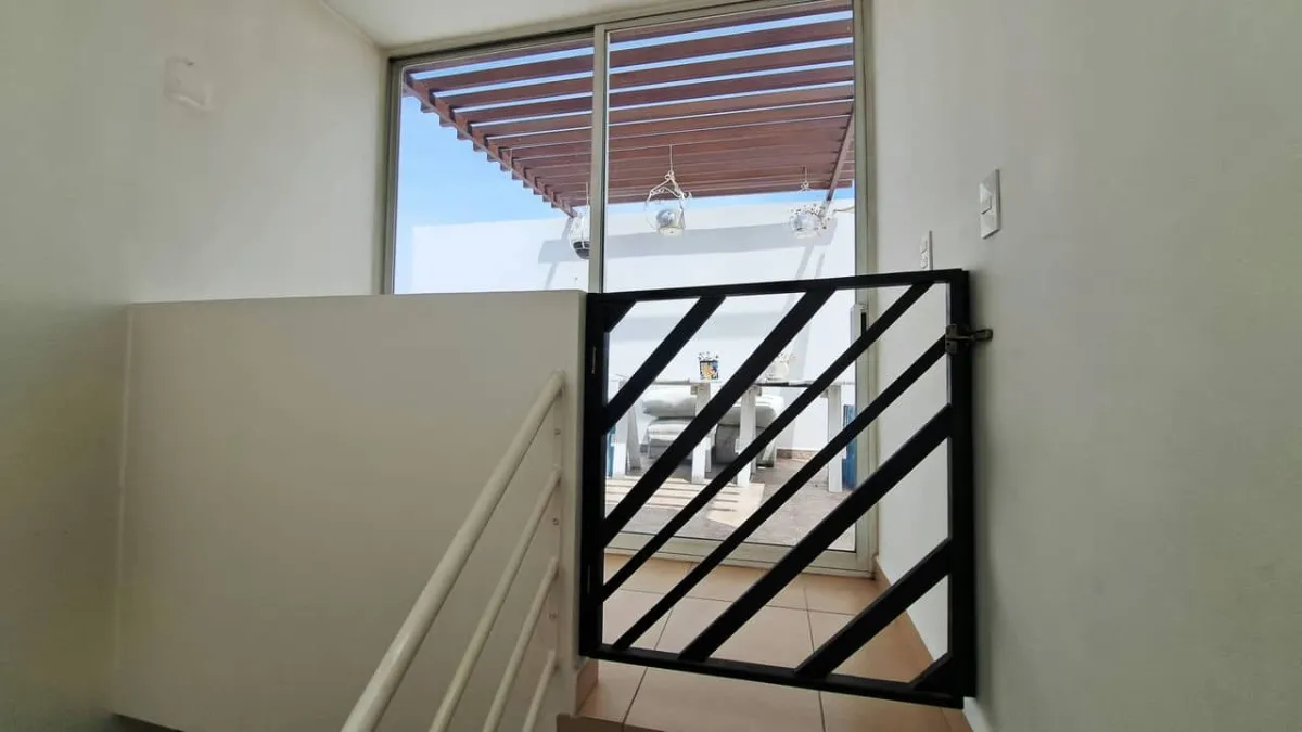 Acceso a Roof garden Casa Venta Punta Esmeralda Querétaro